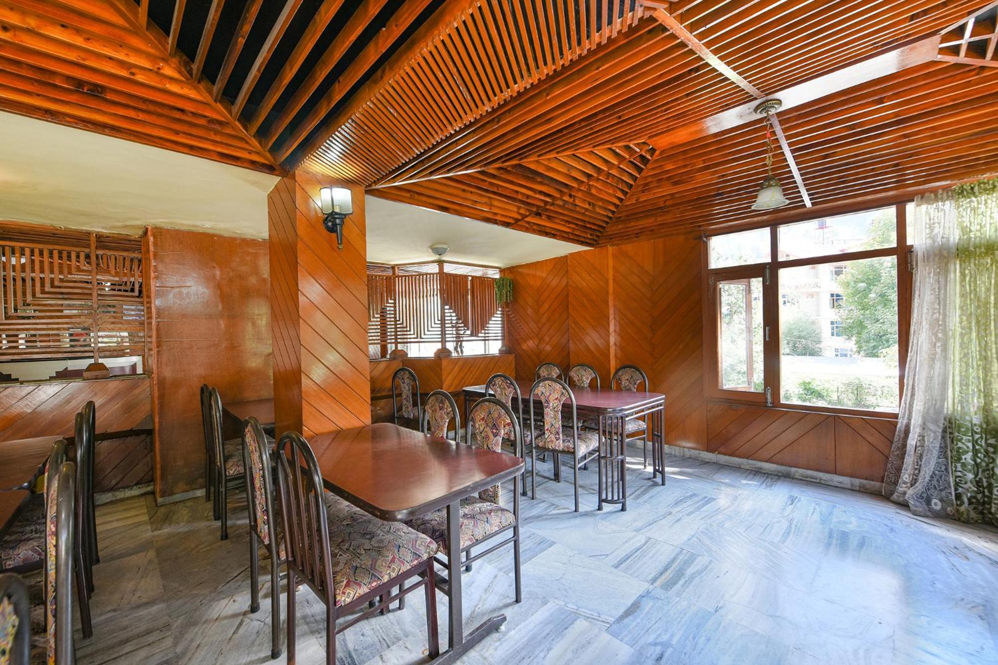 Fabhotel Zarim - Manali (Himachal Pradesh) — Photos 1